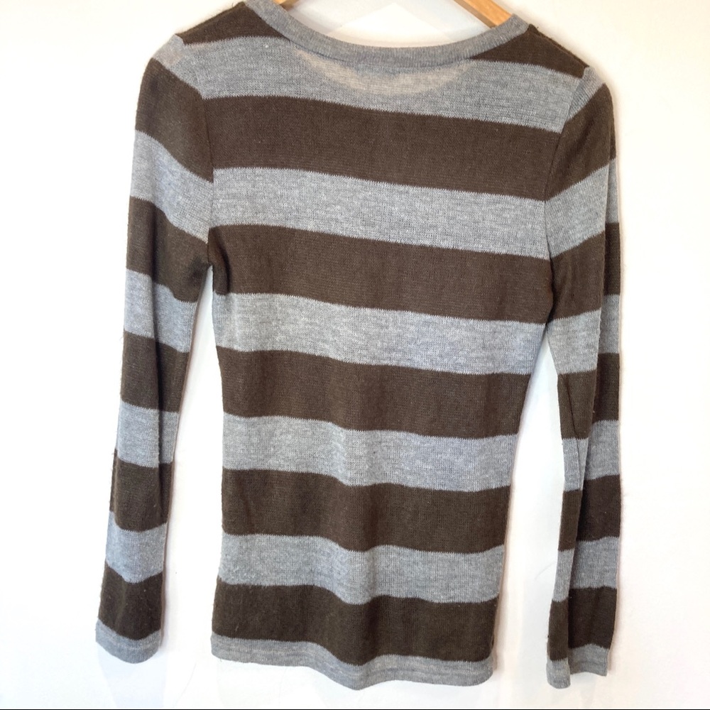 Soft and lightweight knit sweater